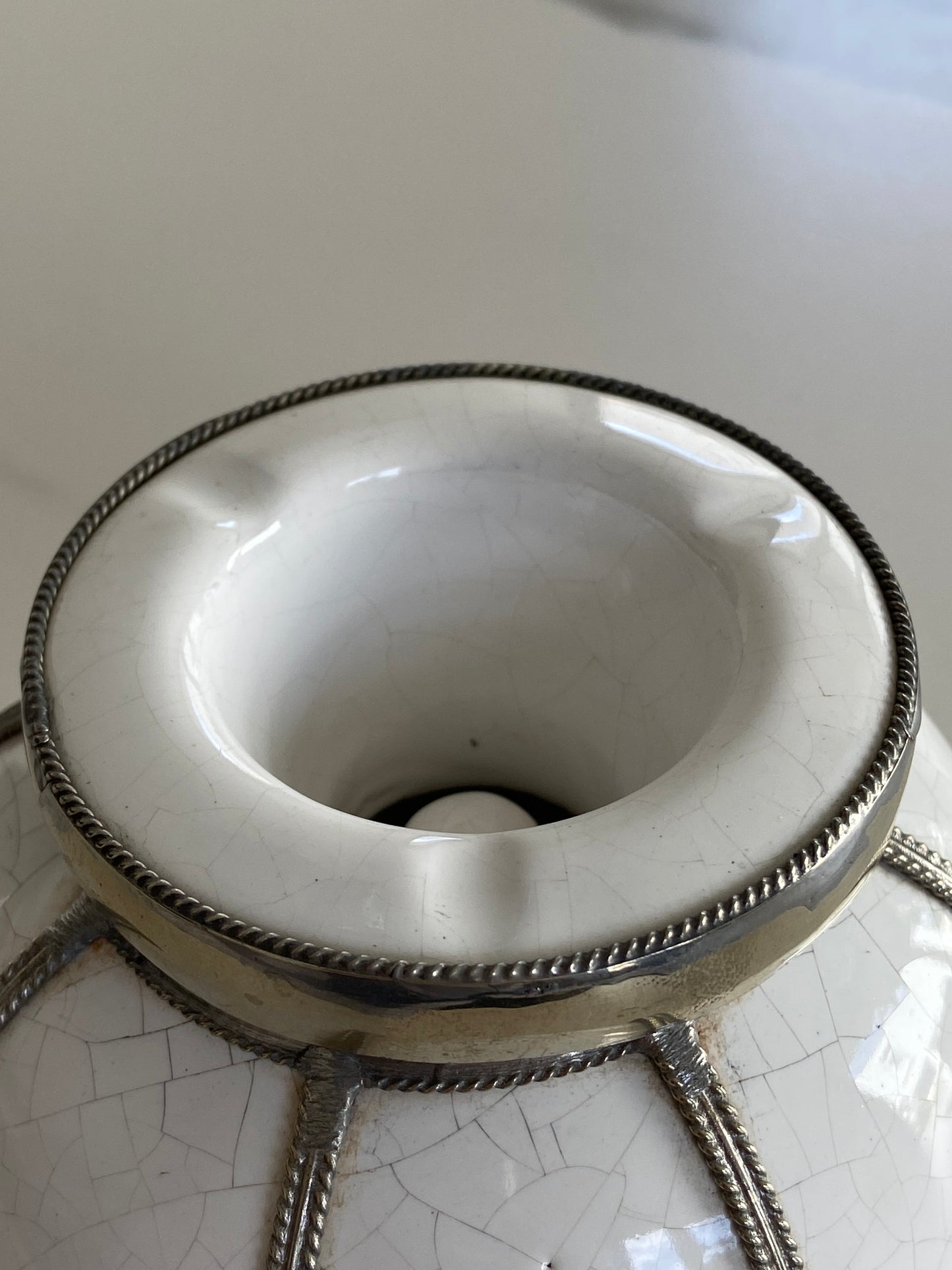 Cendrier artisanal blanc