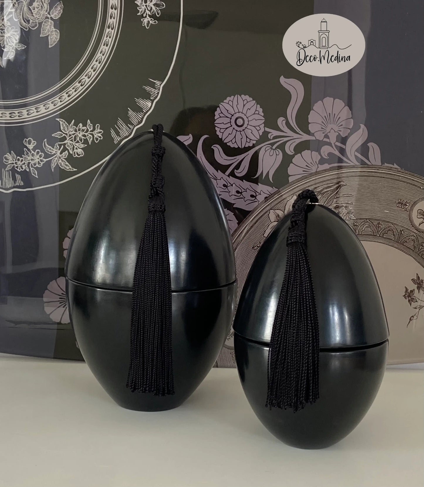 œufs décoratifs noirs