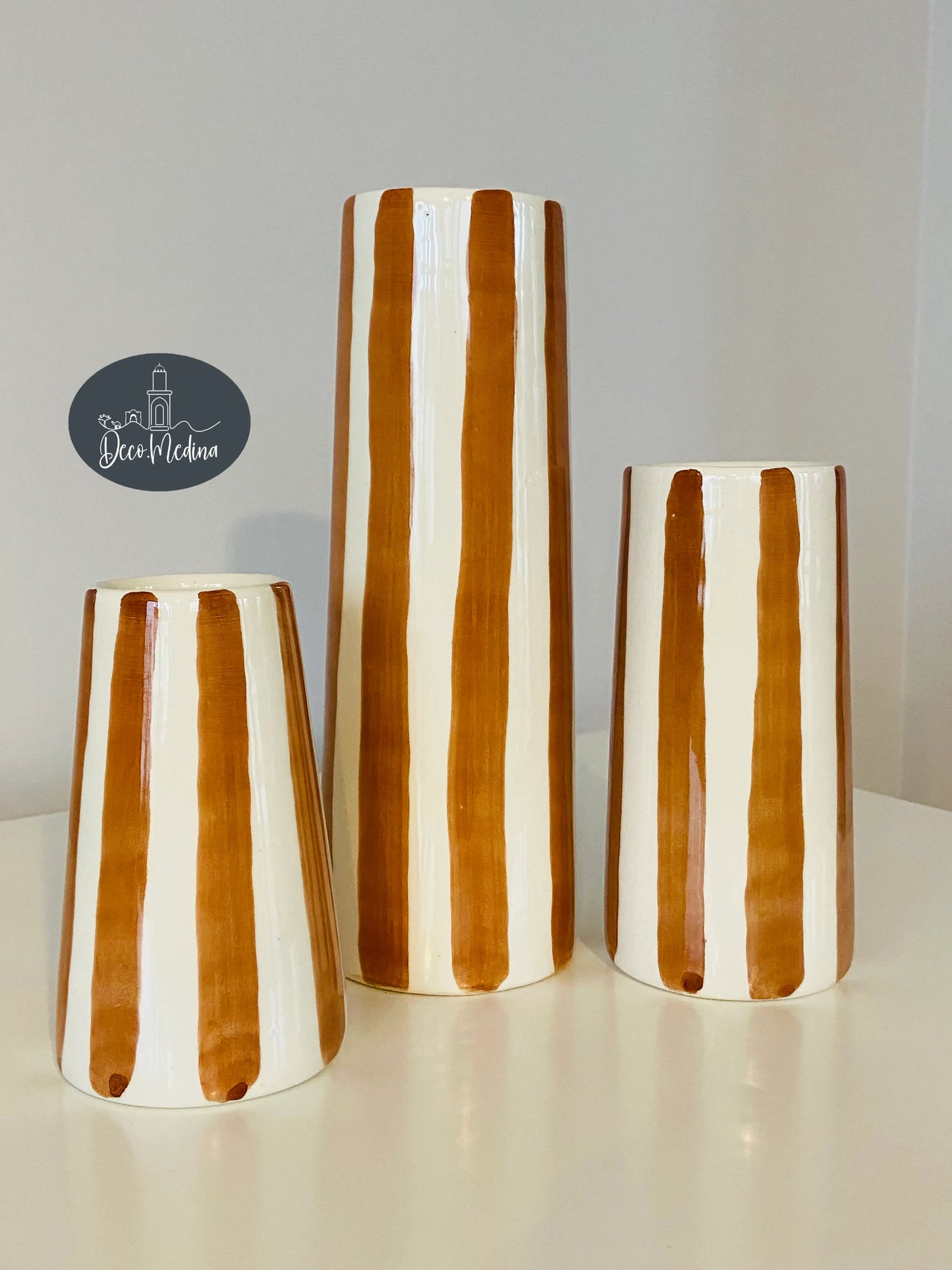Trio de vases en céramique rayés
