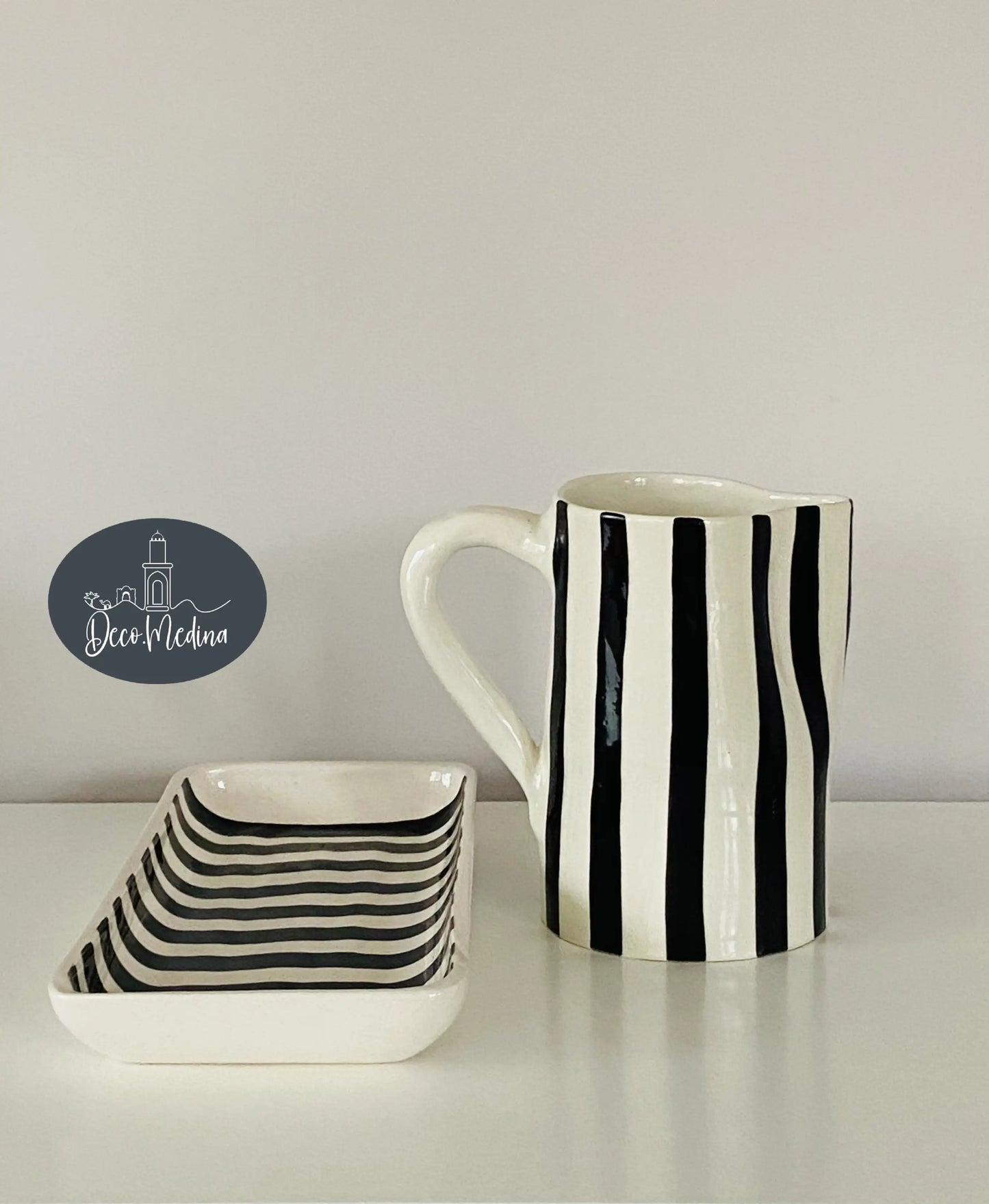 Carafe rayée Noire en céramique