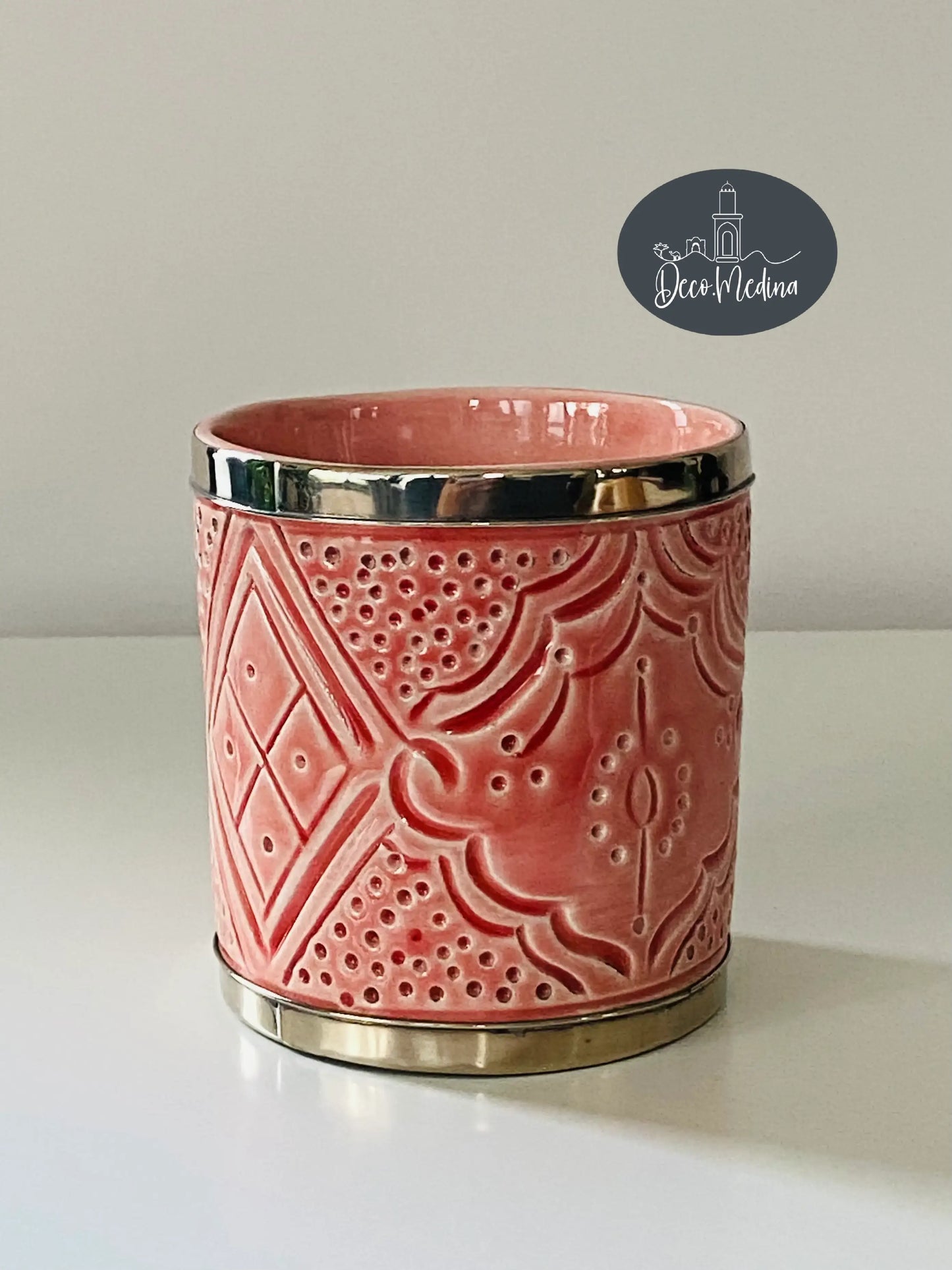Pot en céramique et métal