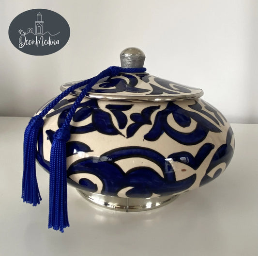 Poterie artisanale décorative bleue